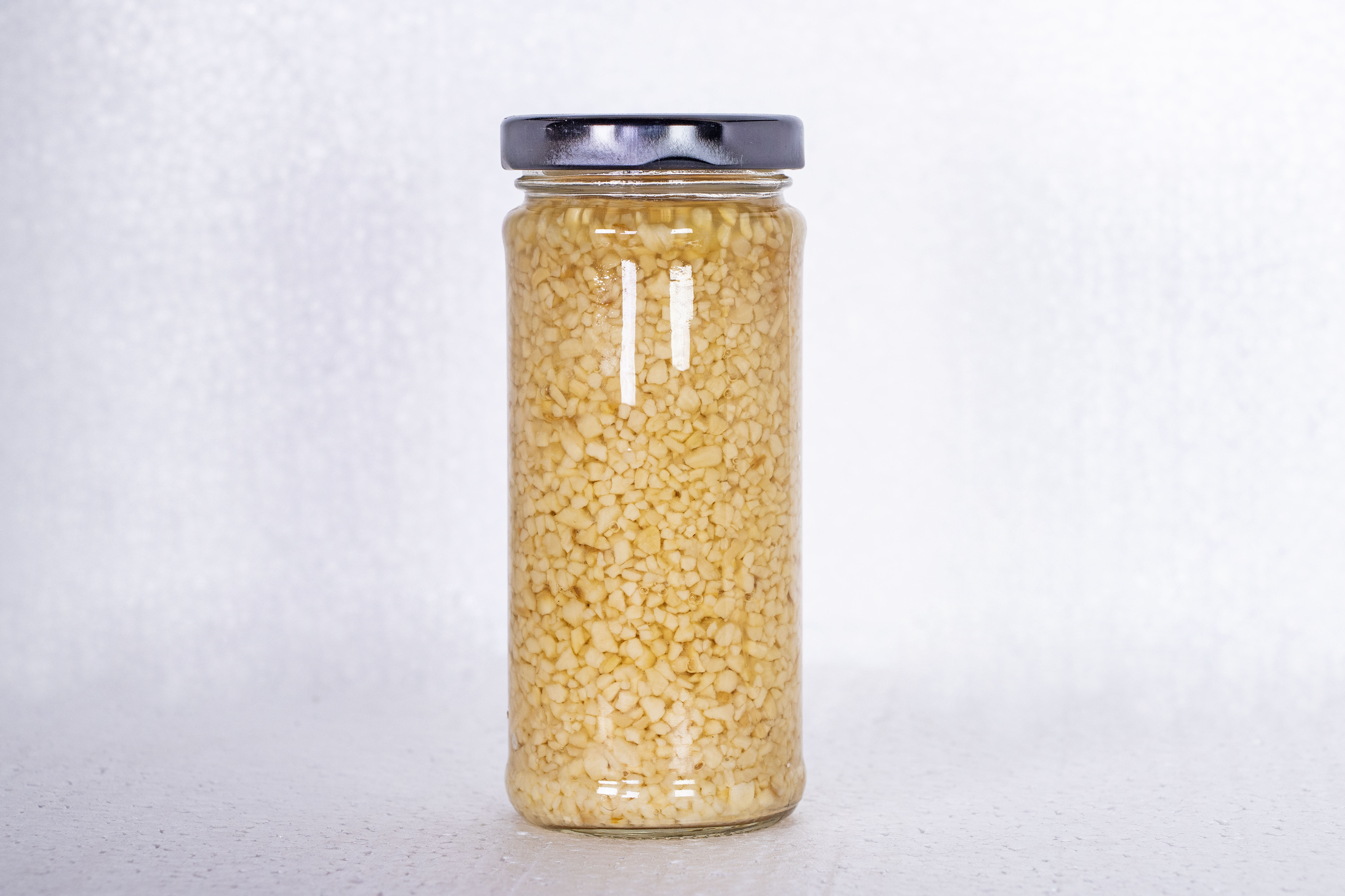 MINCED GARLIC IN WATER-8oz