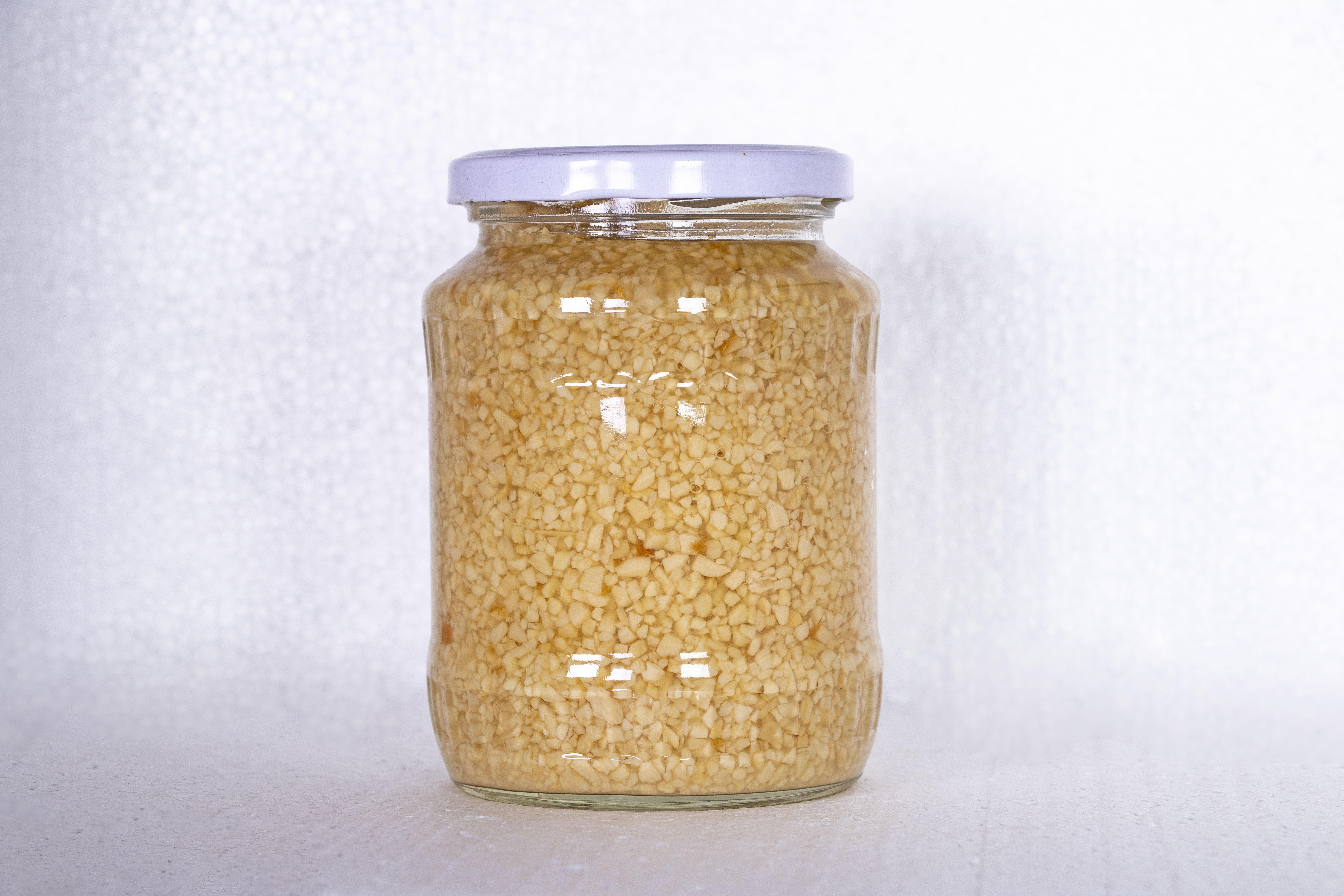 MINCED GARLIC IN WATER-650g